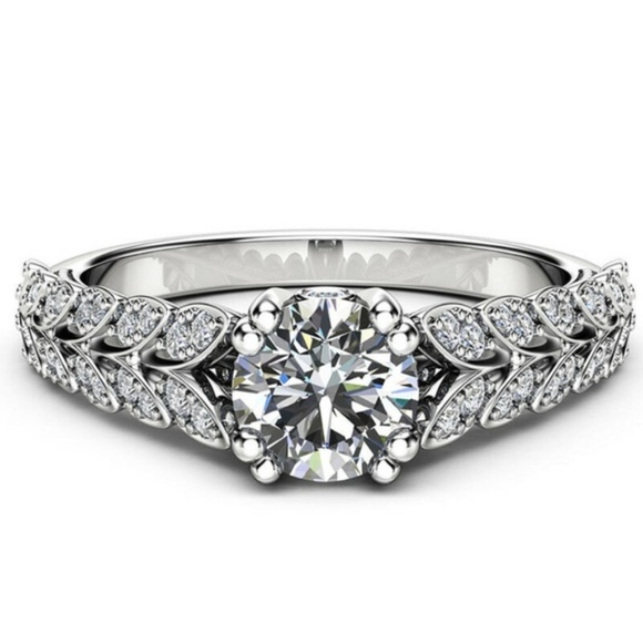 925 Silver Round Cut White Sapphire Ring New - Picture 2 of 4